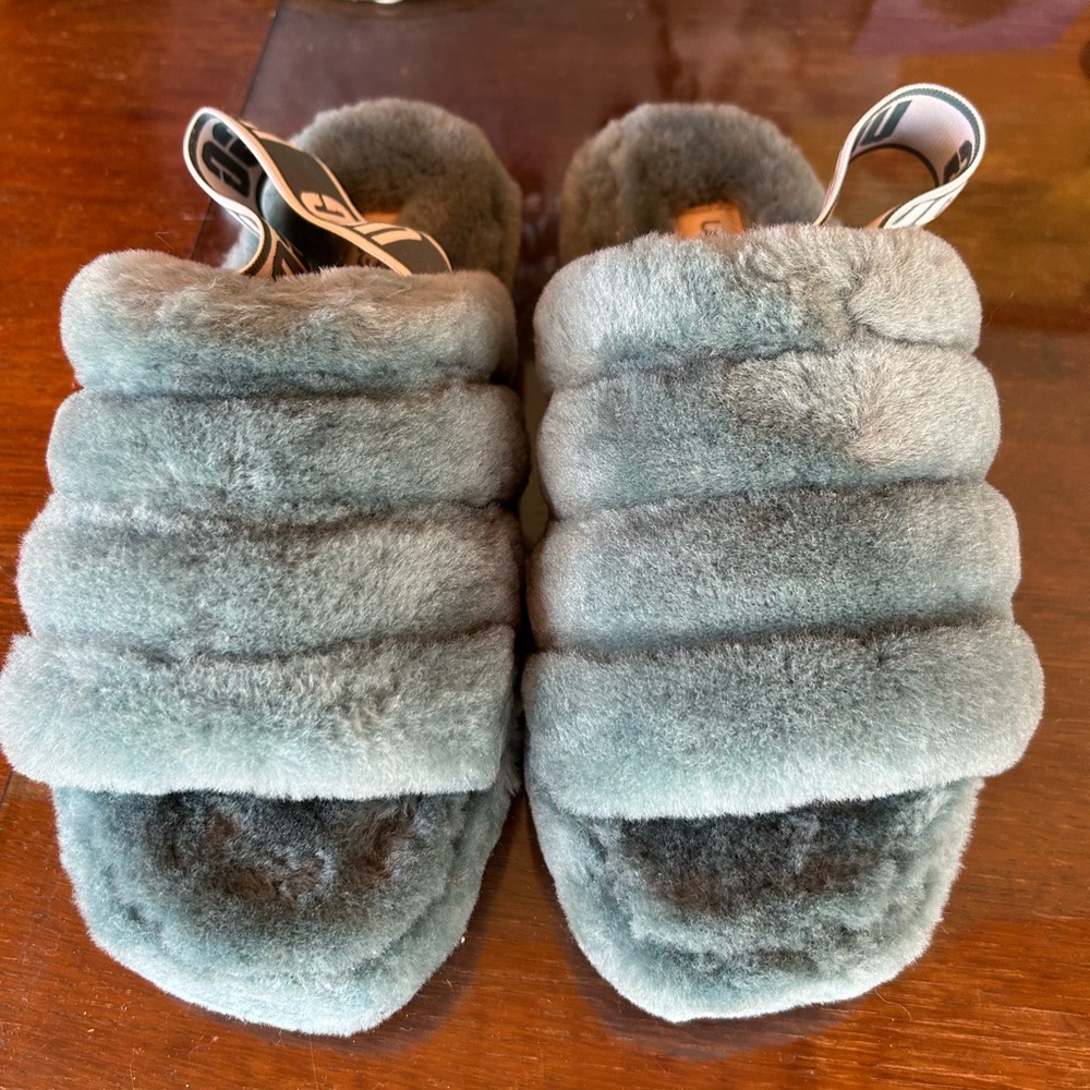 UGG Yeah Slide  New in Box 8